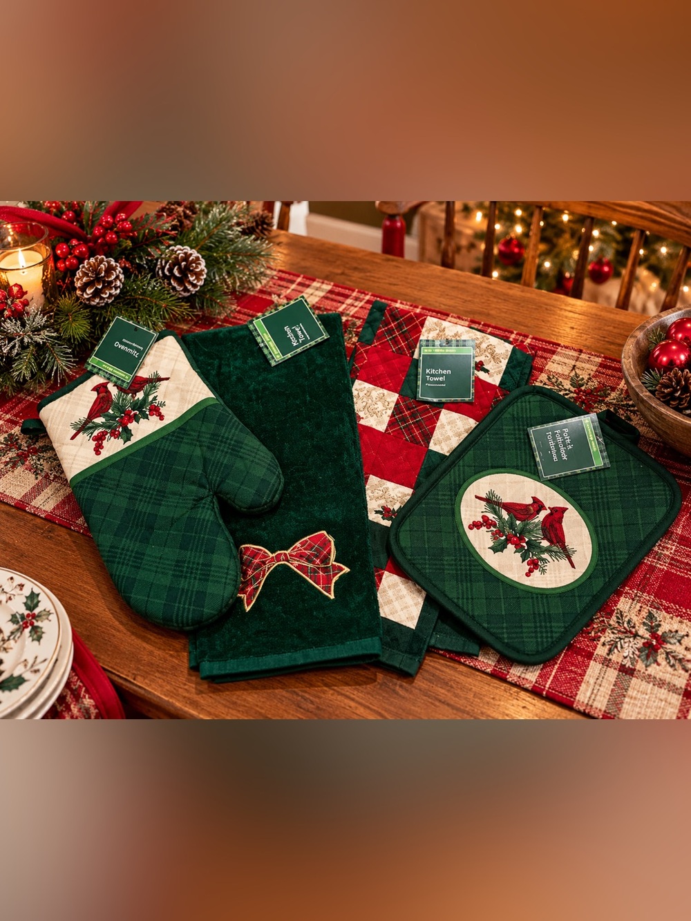 Holiday Time Christmas Kitchen Towel Potholder and Oven Mitt Set Cardinals